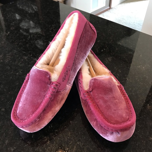 New UGG Ansley Velvet Slipper Loafer, Slip-On, 7 - Picture 5 of 16